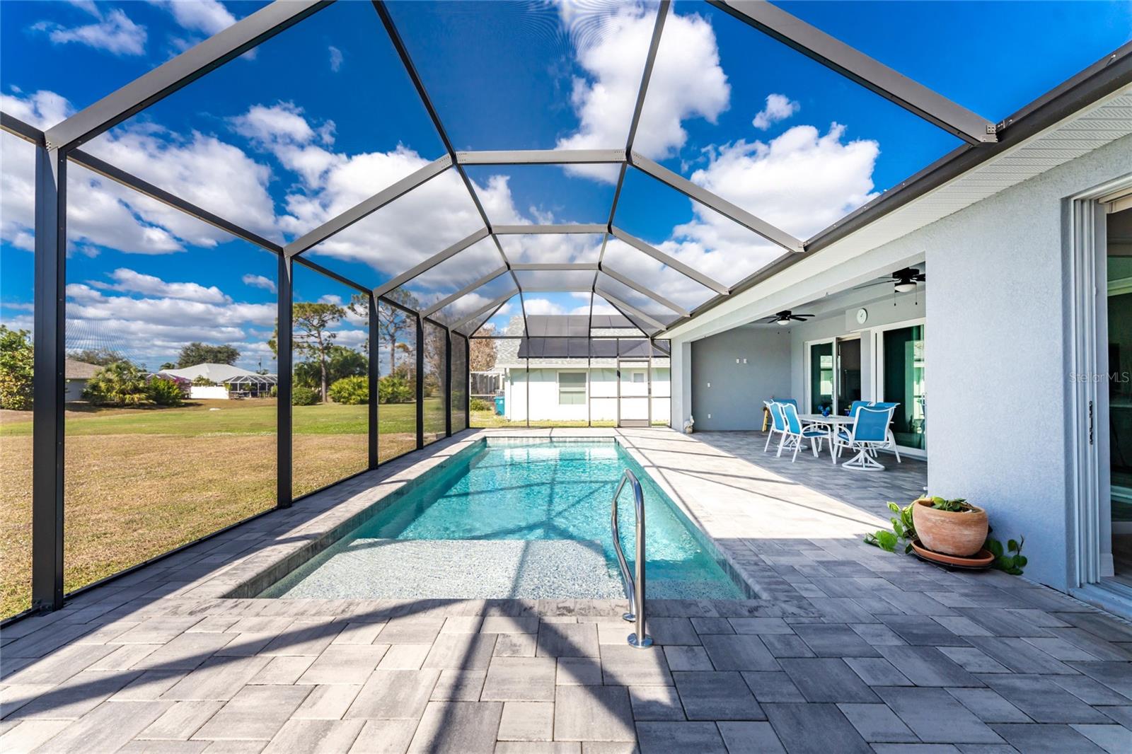 Image 43 of 63 For 197 Rotonda Boulevard N