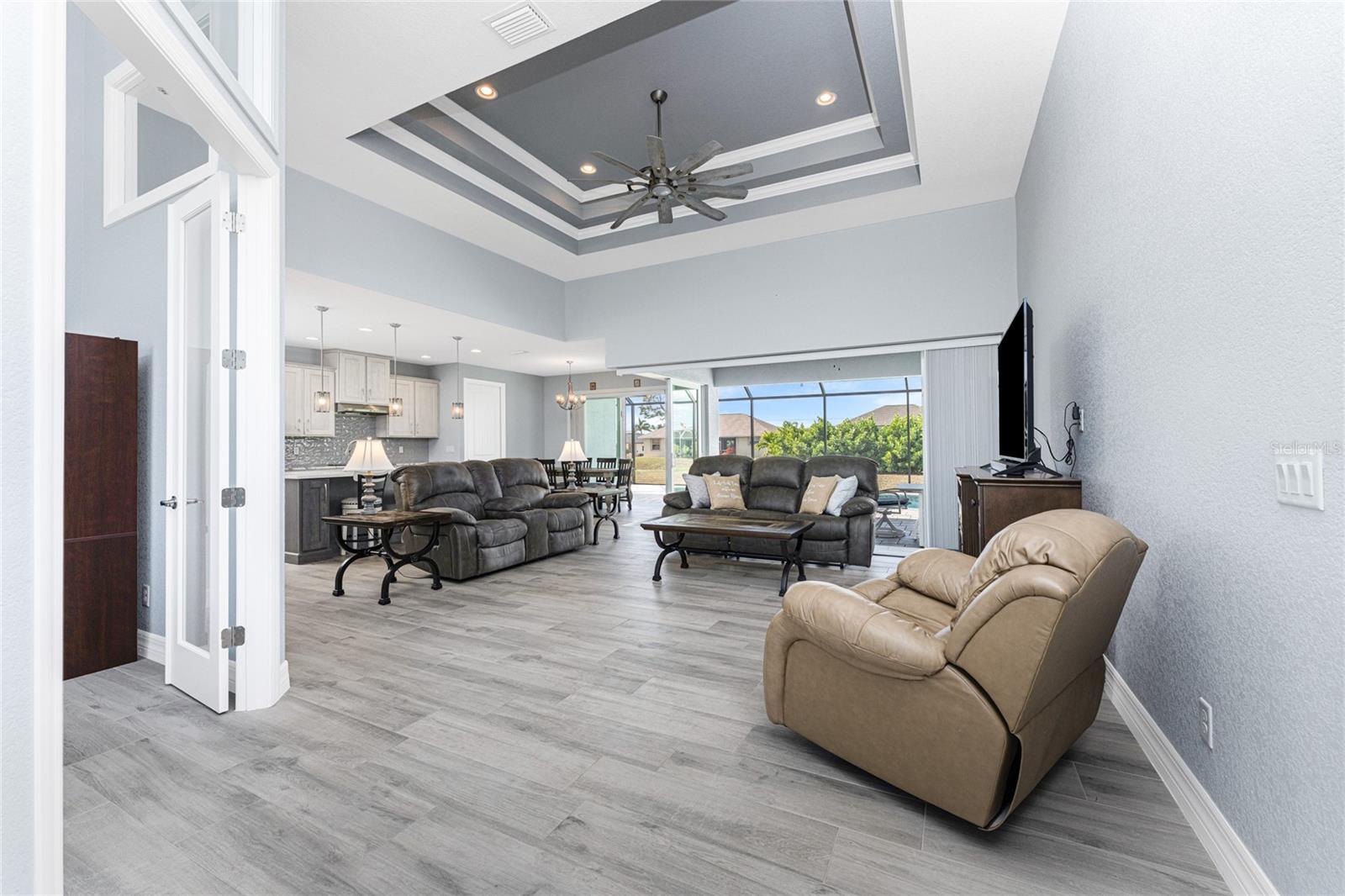 Image 8 of 63 For 197 Rotonda Boulevard N