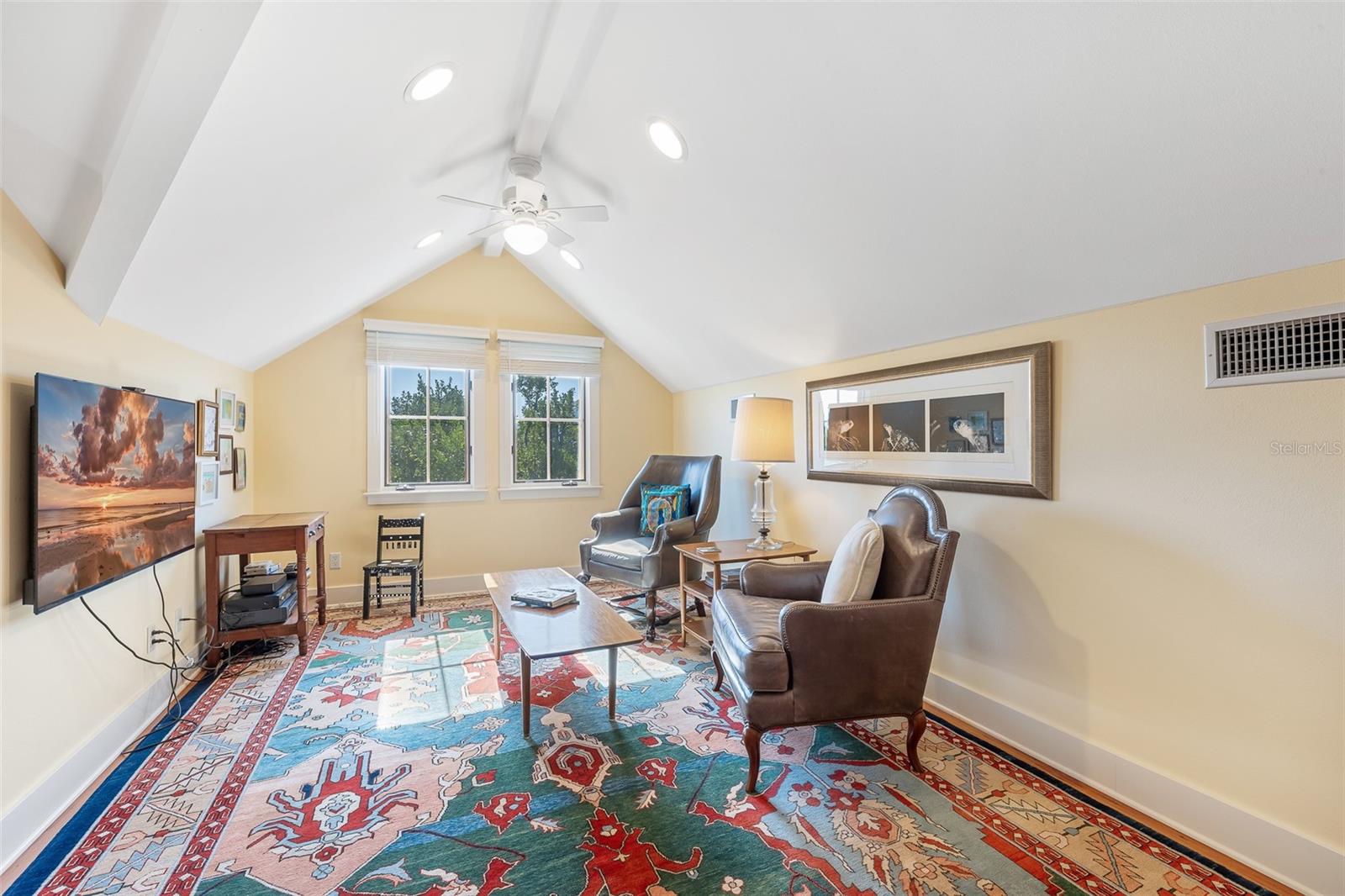 Image 19 of 43 For 160 1st Street E