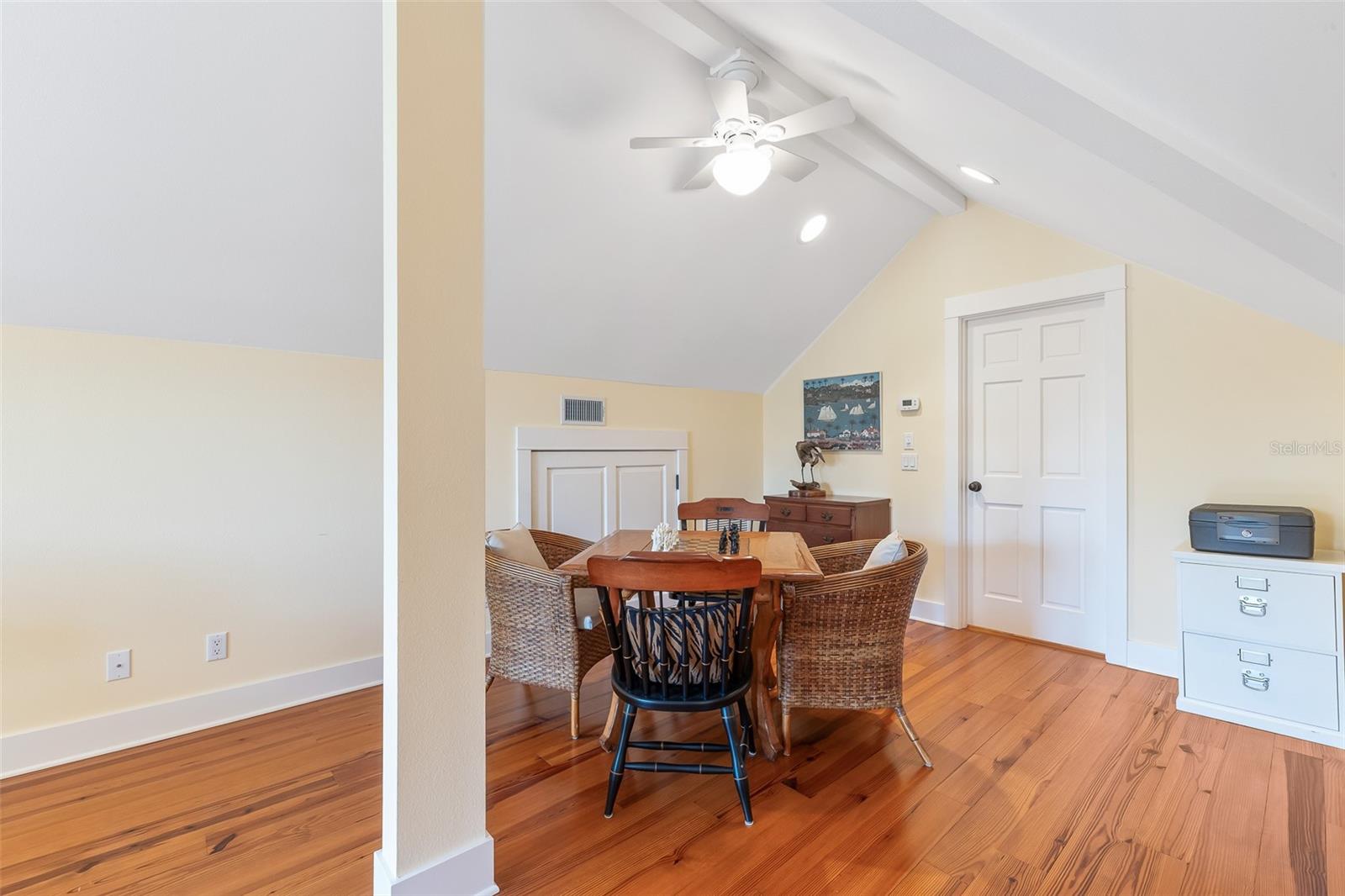 Image 21 of 43 For 160 1st Street E