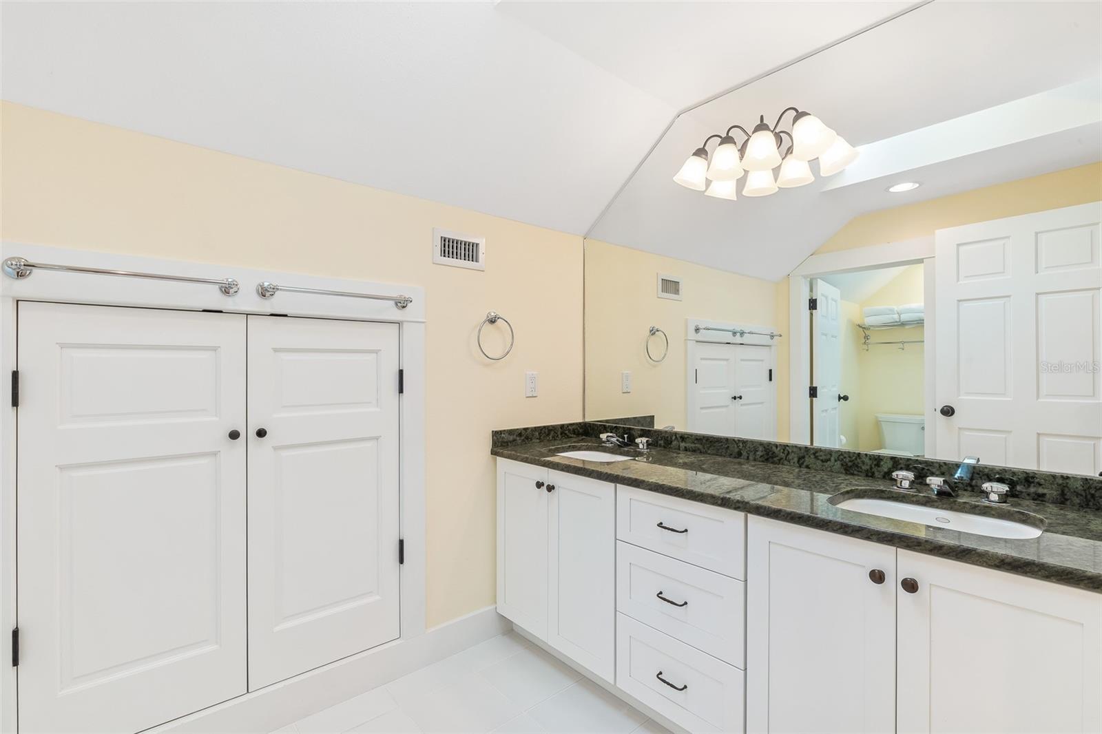 Image 27 of 43 For 160 1st Street E