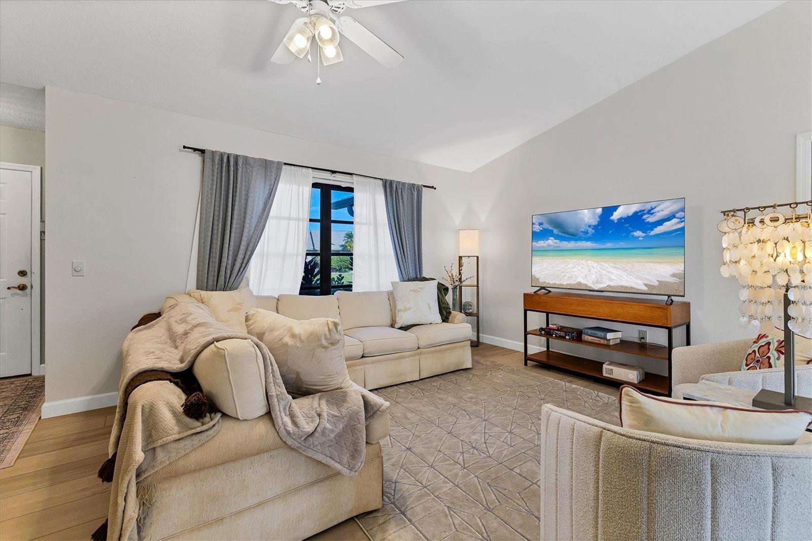 Image 9 of 57 For 25 Bunker Court