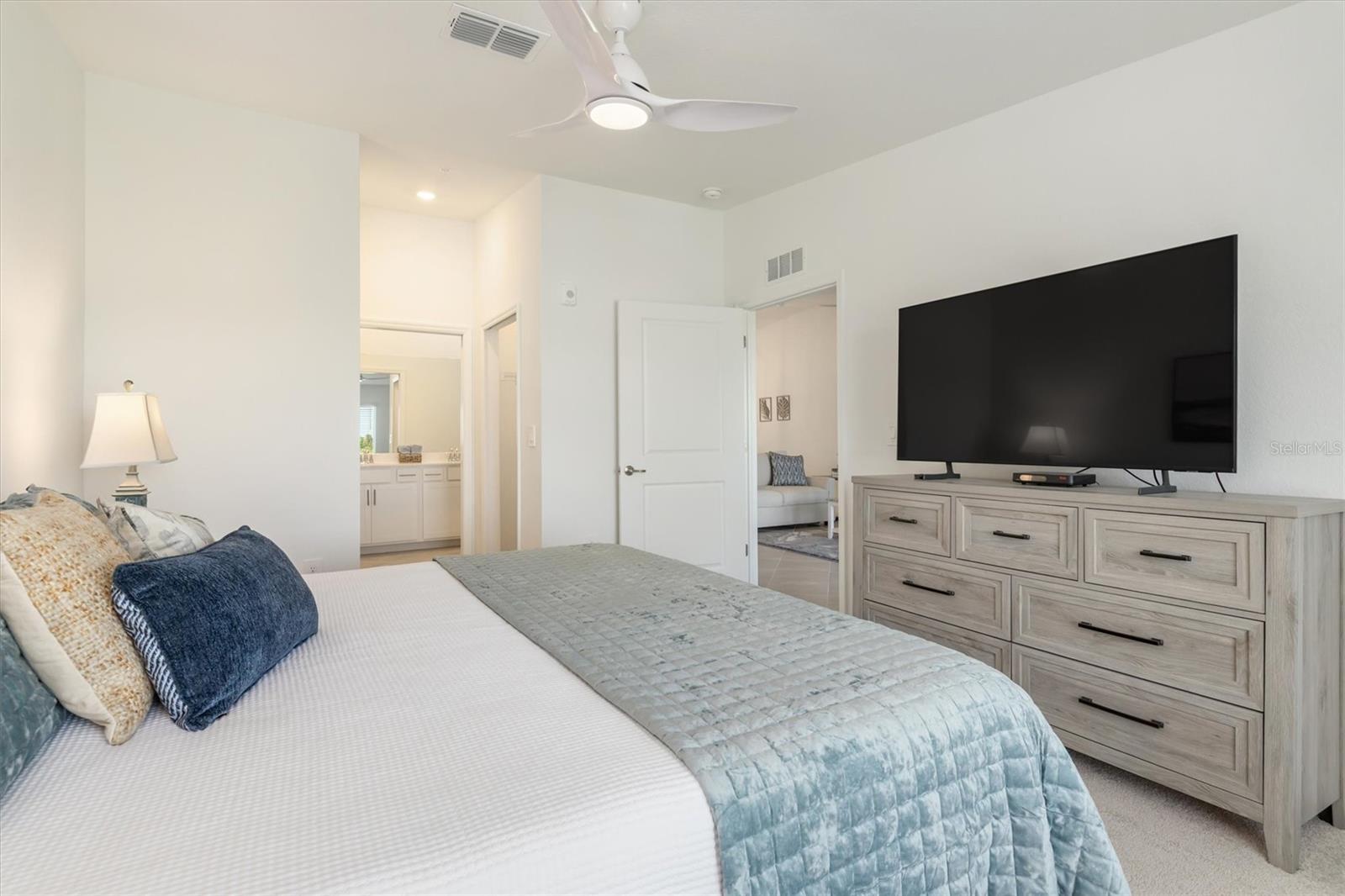 Image 14 of 52 For 17535 Opal Sand Drive 205