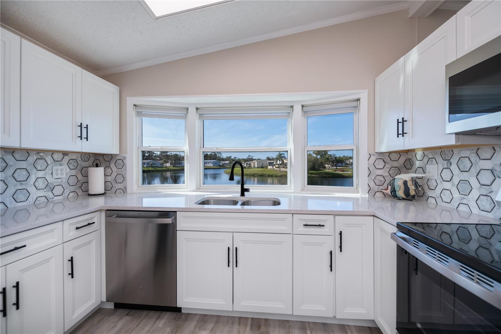 Image 13 of 73 For 840 Seabrooke Drive