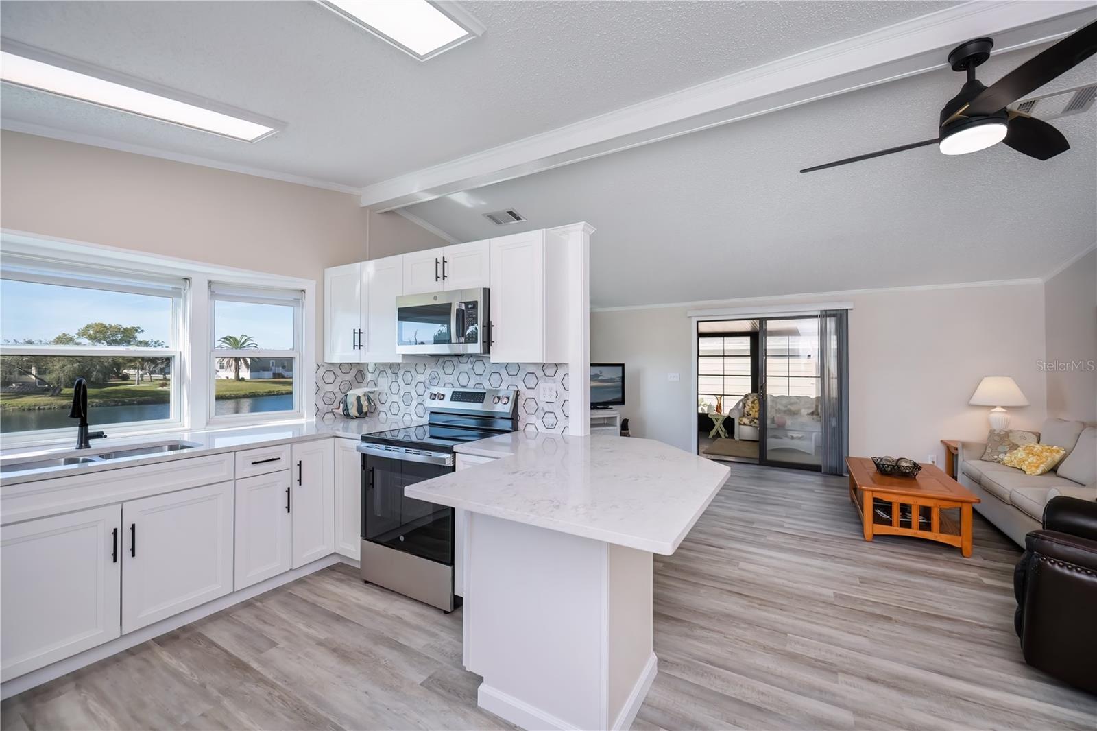 Image 14 of 73 For 840 Seabrooke Drive