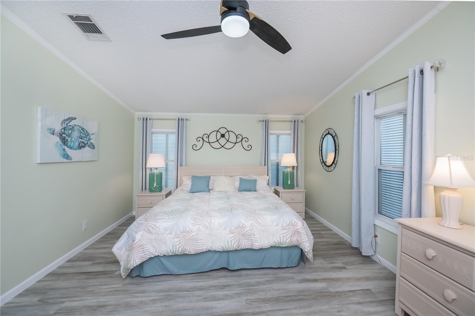 Image 32 of 73 For 840 Seabrooke Drive