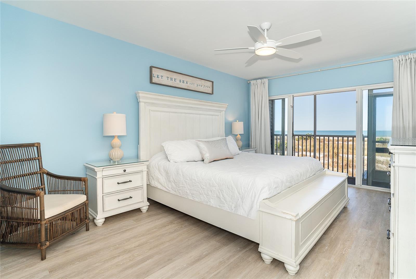 Image 19 of 36 For 7466 Palm Island Drive 2911