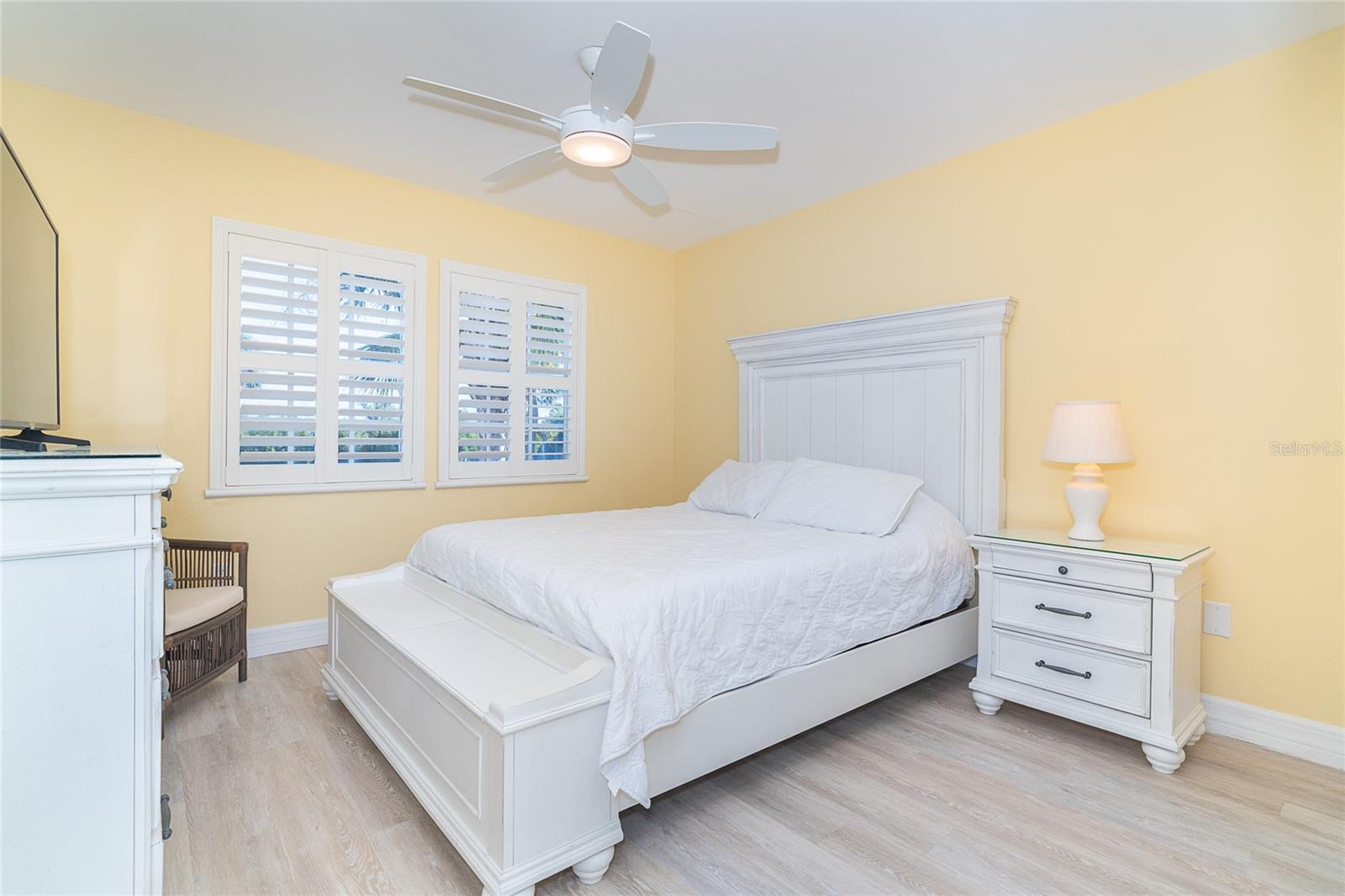 Image 23 of 36 For 7466 Palm Island Drive 2911