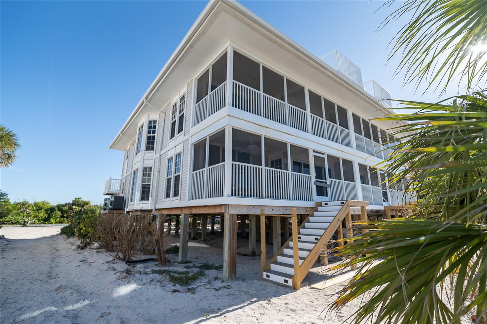 Image 29 of 36 For 7466 Palm Island Drive 2911