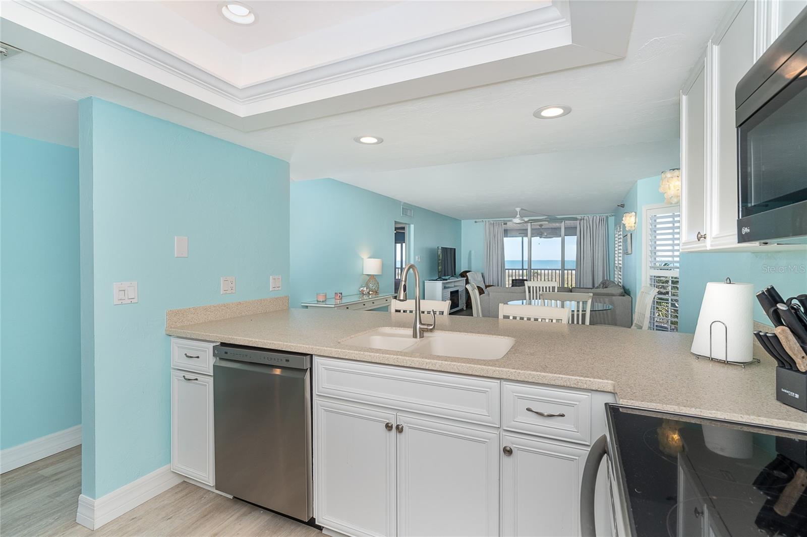 Image 8 of 36 For 7466 Palm Island Drive 2911