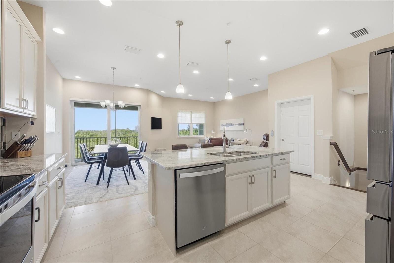 Image 12 of 54 For 10435 Pilothouse Circle 125