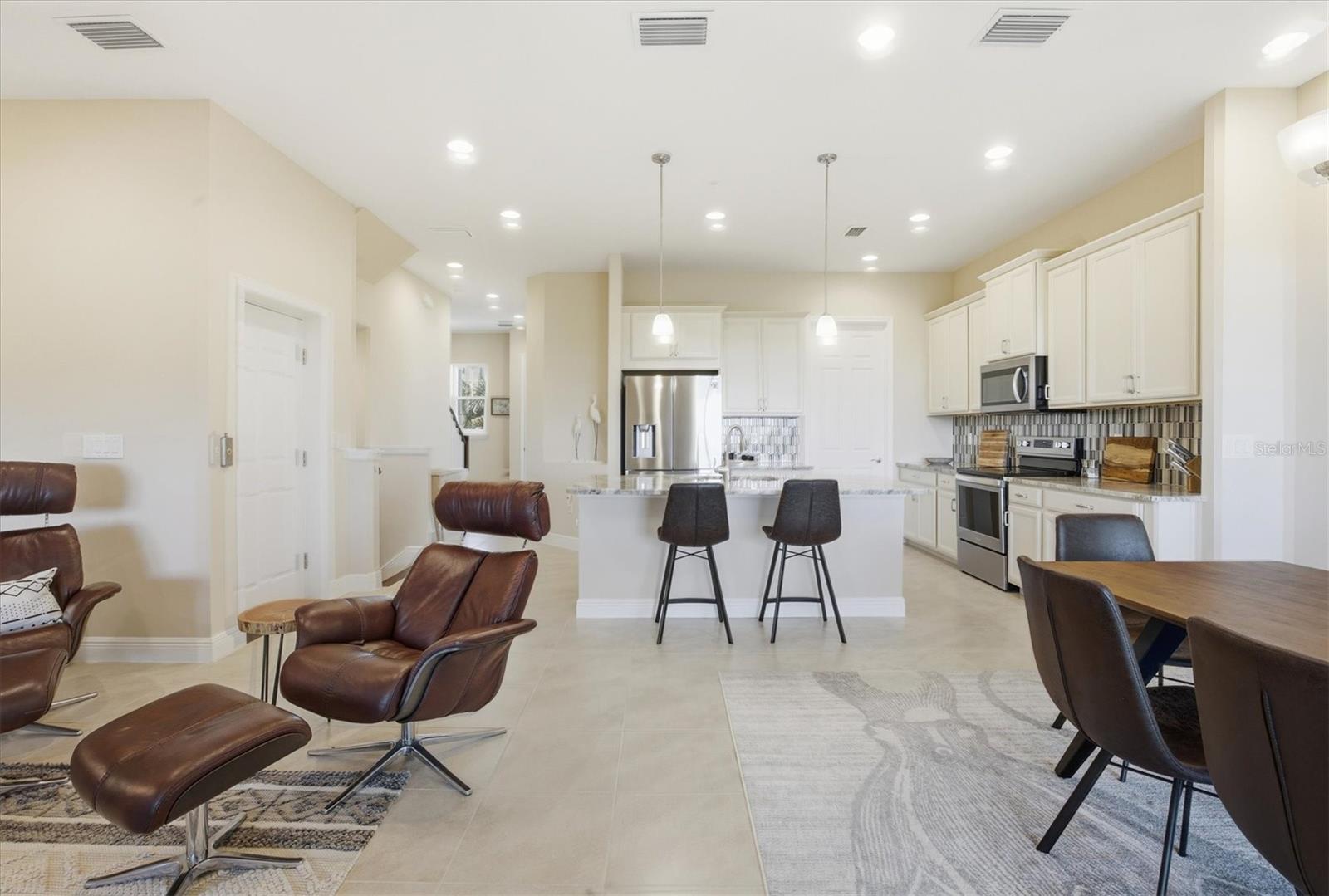 Image 18 of 54 For 10435 Pilothouse Circle 125