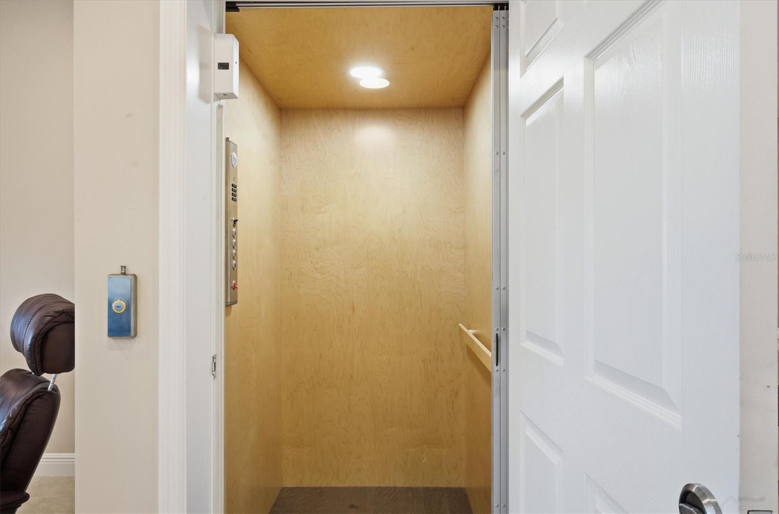 Image 20 of 54 For 10435 Pilothouse Circle 125