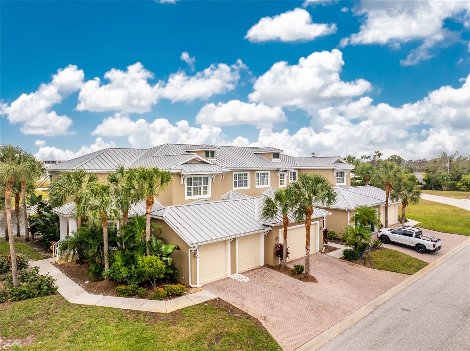 Image 46 of 79 For 10641 Lemon Creek Loop 102