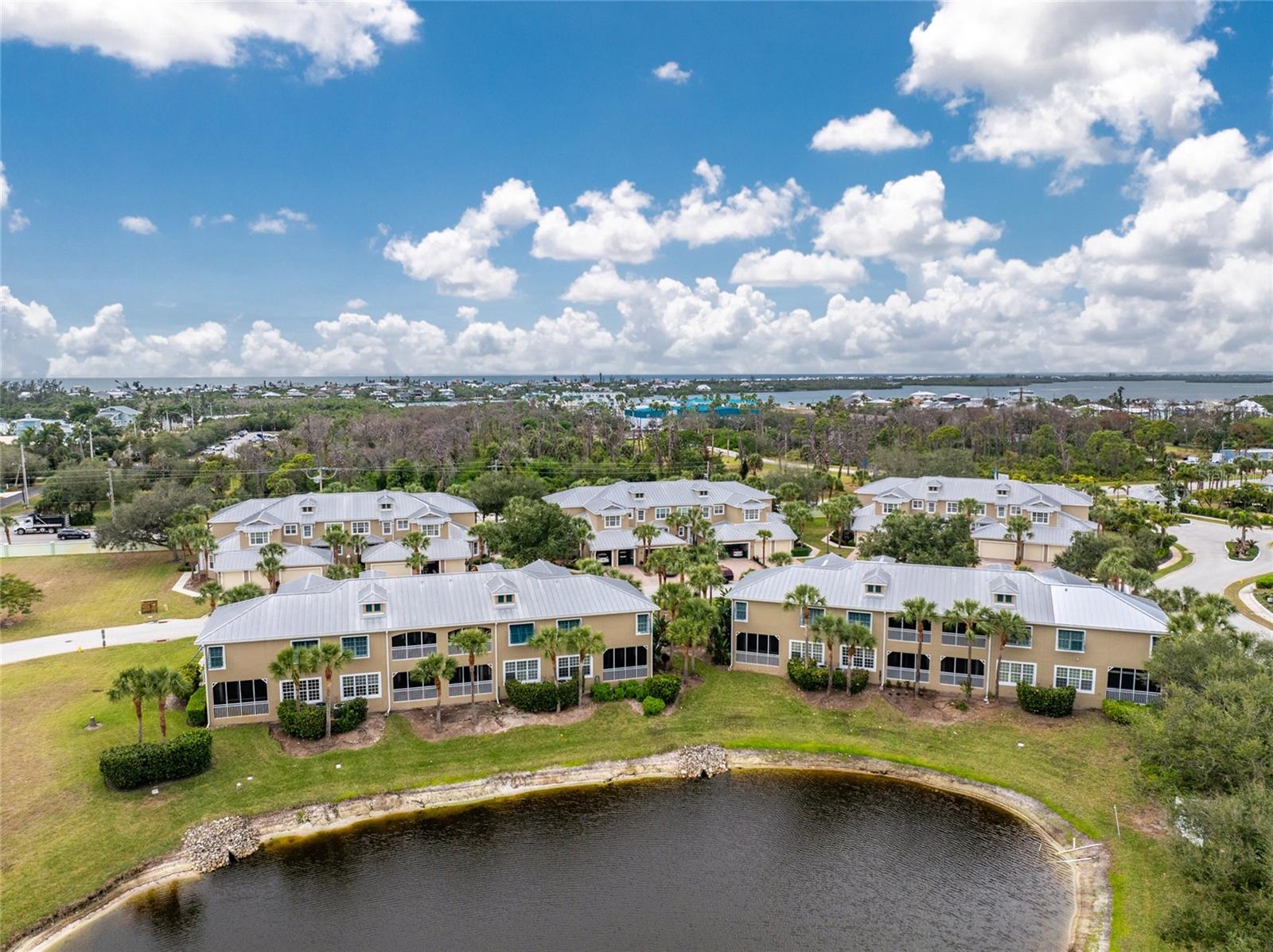 Image 50 of 79 For 10641 Lemon Creek Loop 102