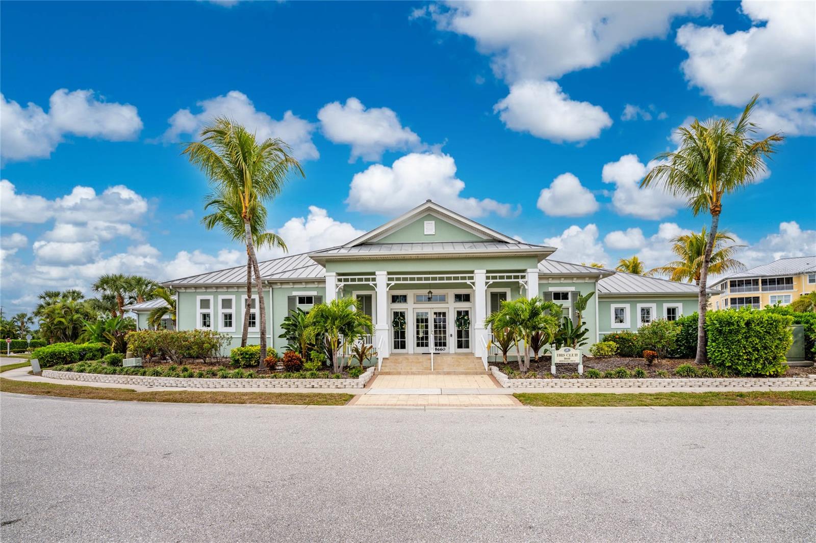 Image 52 of 79 For 10641 Lemon Creek Loop 102