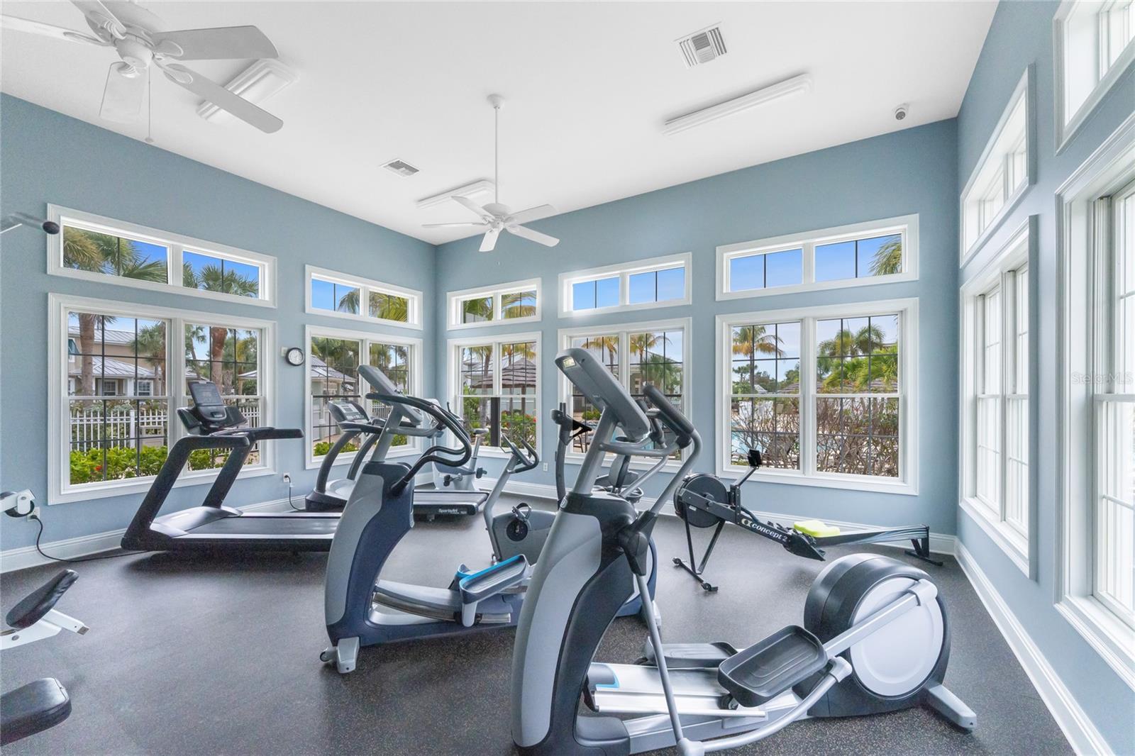 Image 68 of 79 For 10641 Lemon Creek Loop 102