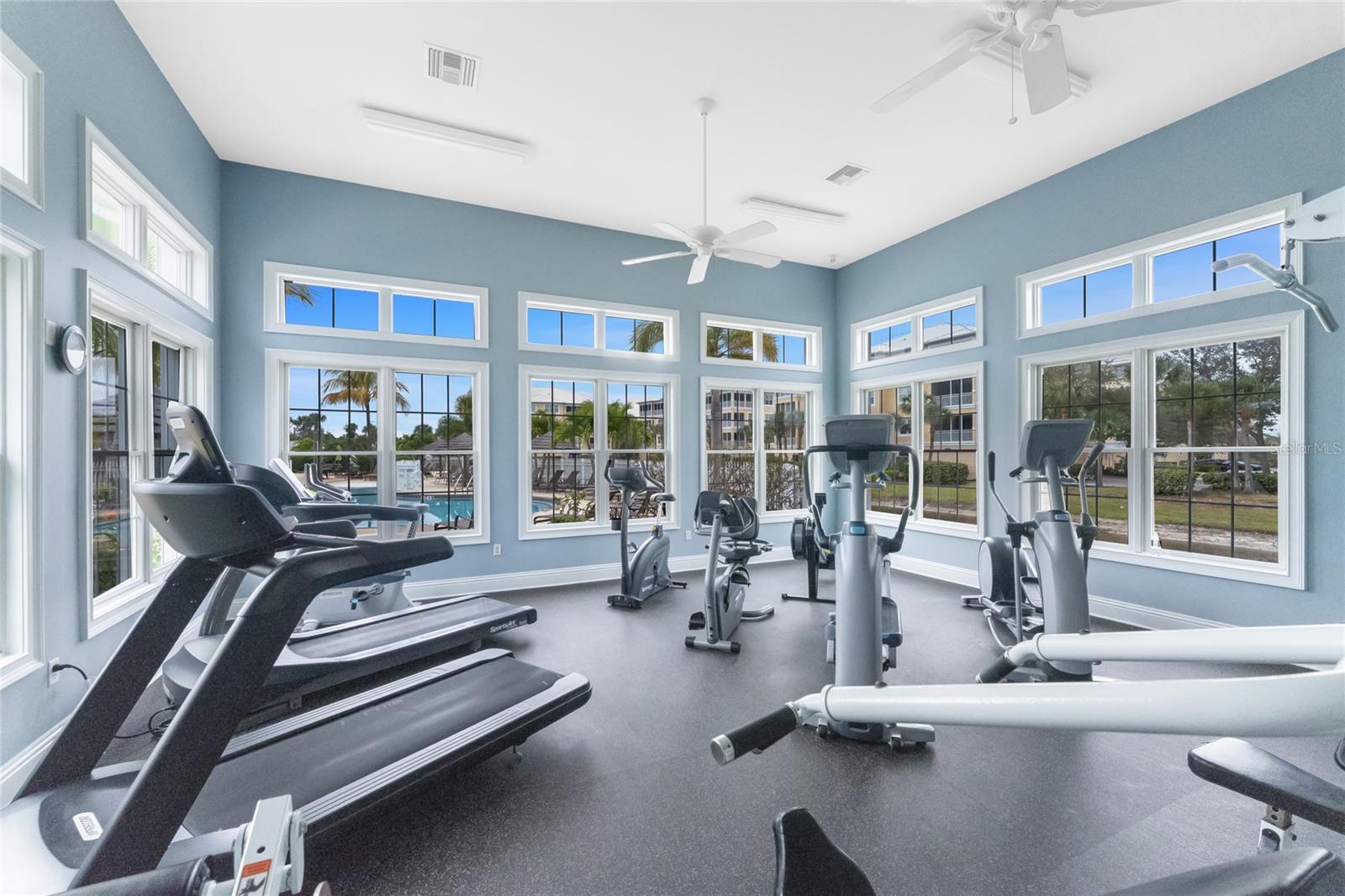 Image 69 of 79 For 10641 Lemon Creek Loop 102