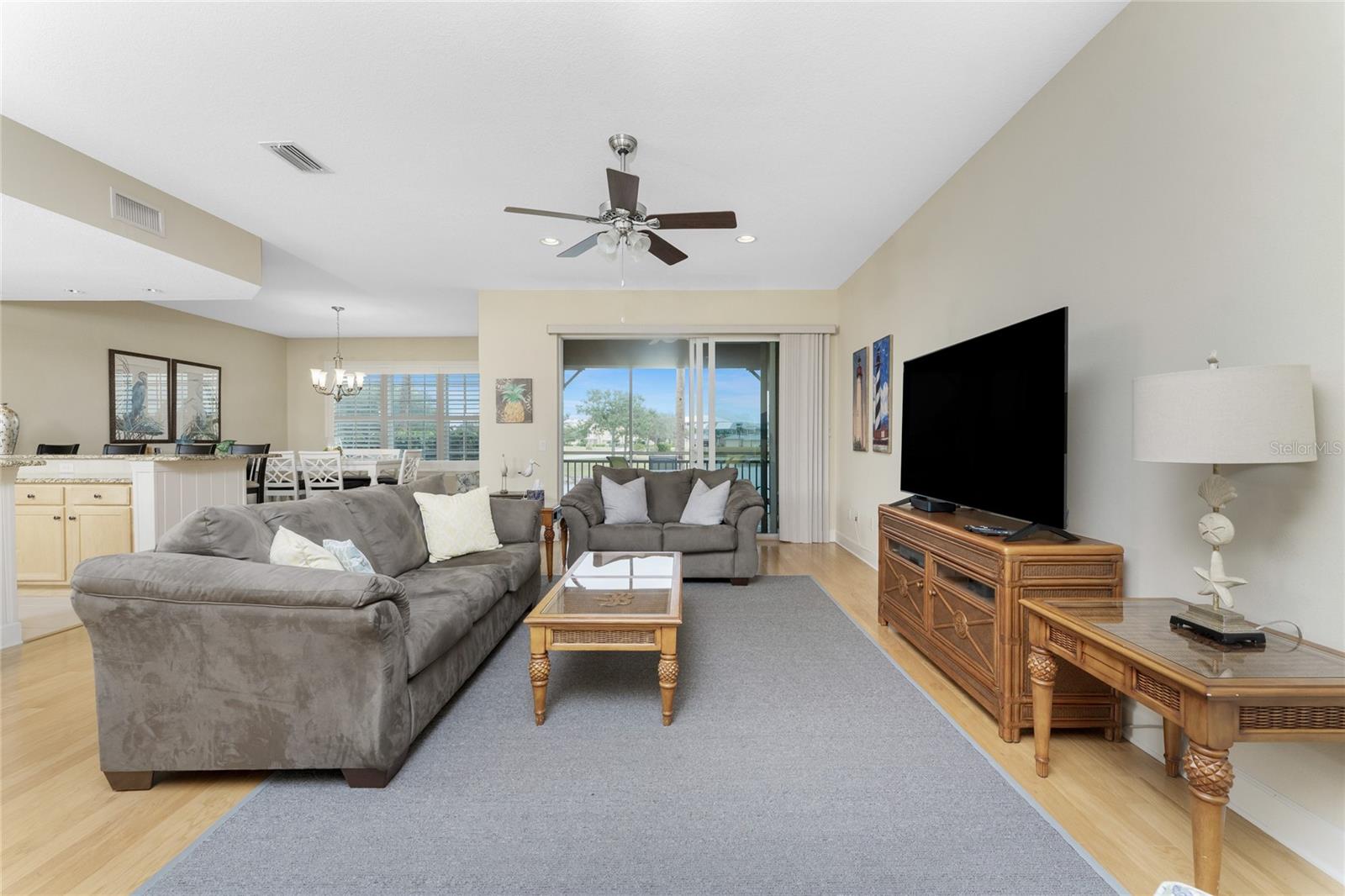 Image 7 of 79 For 10641 Lemon Creek Loop 102