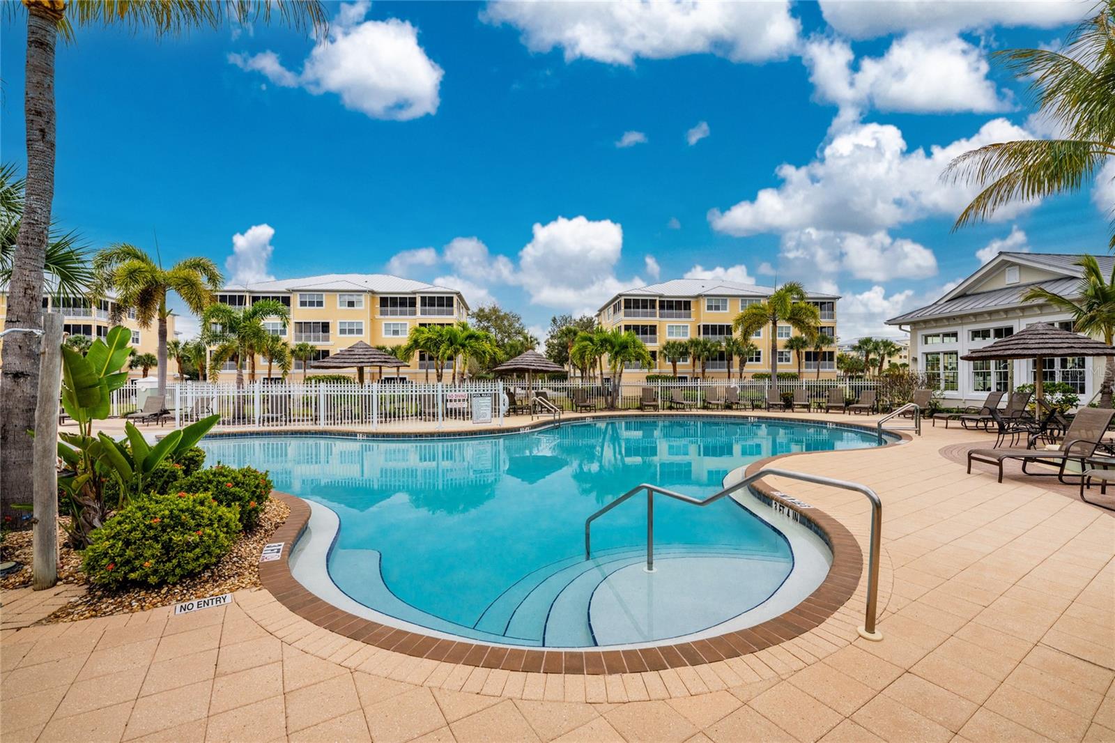 Image 71 of 79 For 10641 Lemon Creek Loop 102