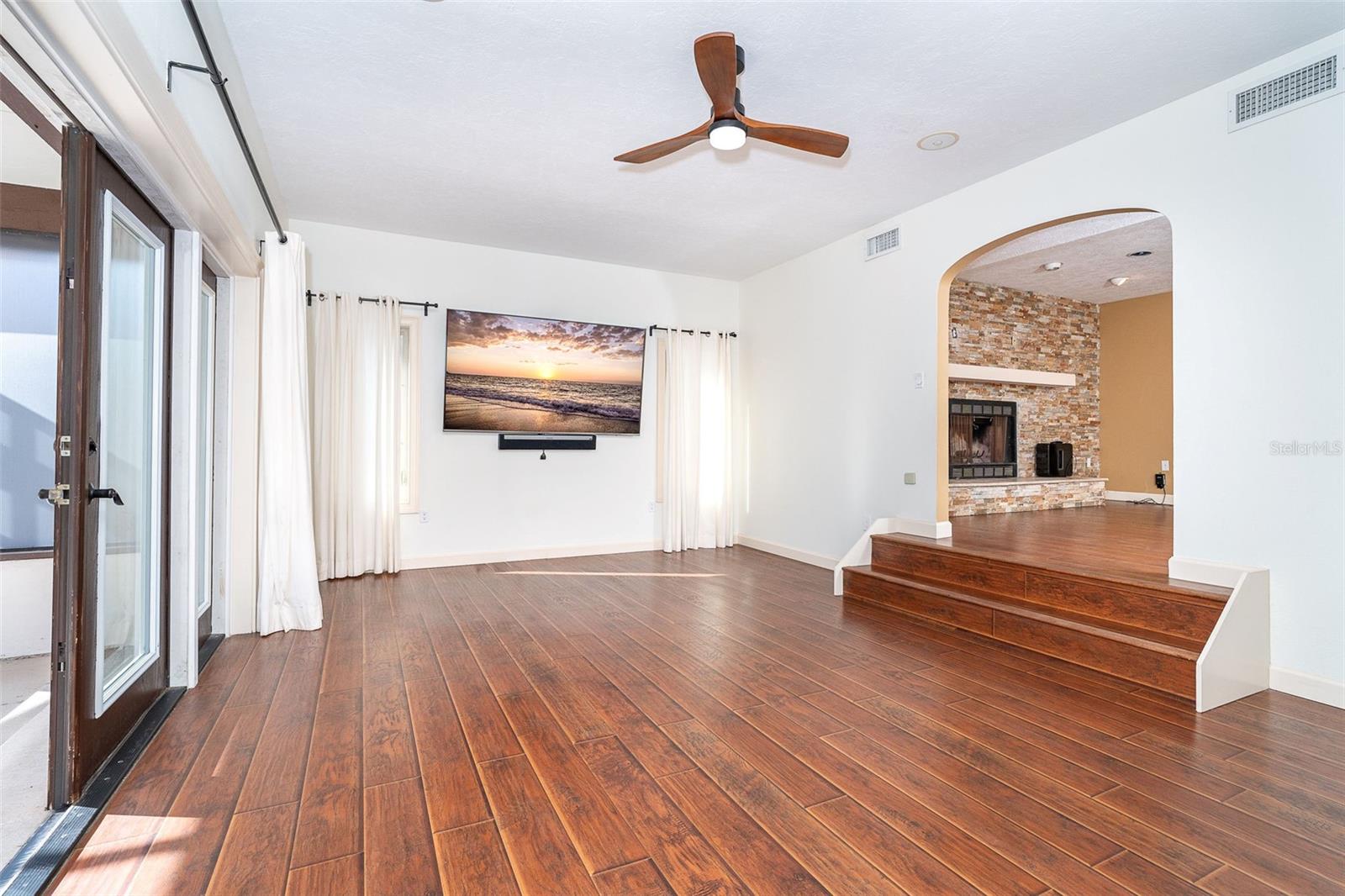 Image 11 of 99 For 222 High Point Drive