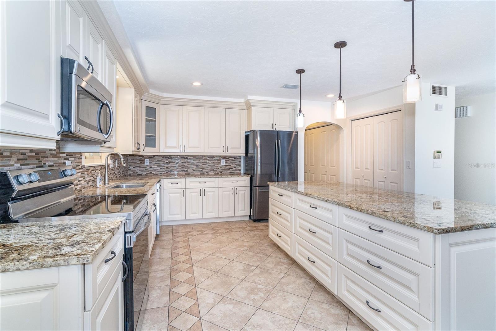 Image 25 of 99 For 222 High Point Drive