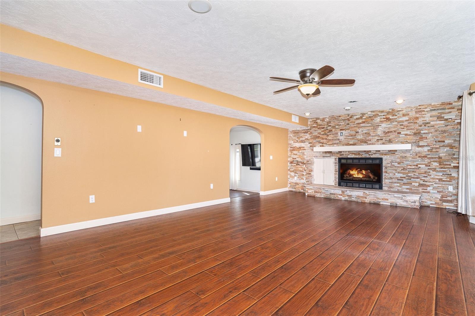 Image 9 of 99 For 222 High Point Drive