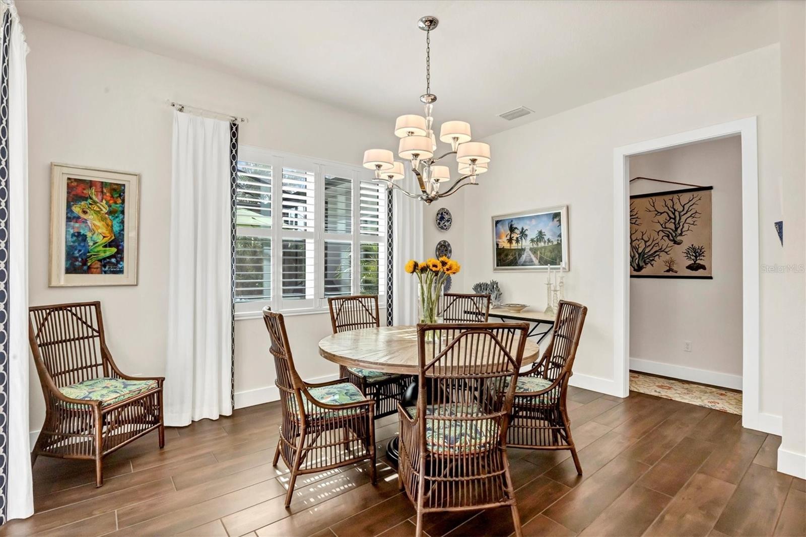 Image 17 of 50 For 17 Par View Place