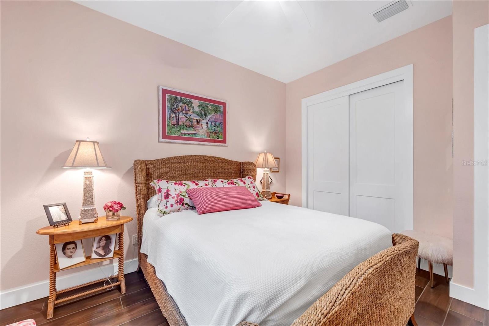 Image 28 of 50 For 17 Par View Place