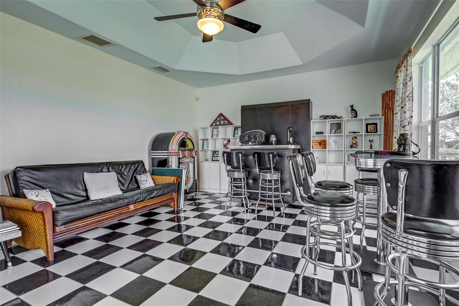 Image 43 of 55 For 1078 Boundary Boulevard