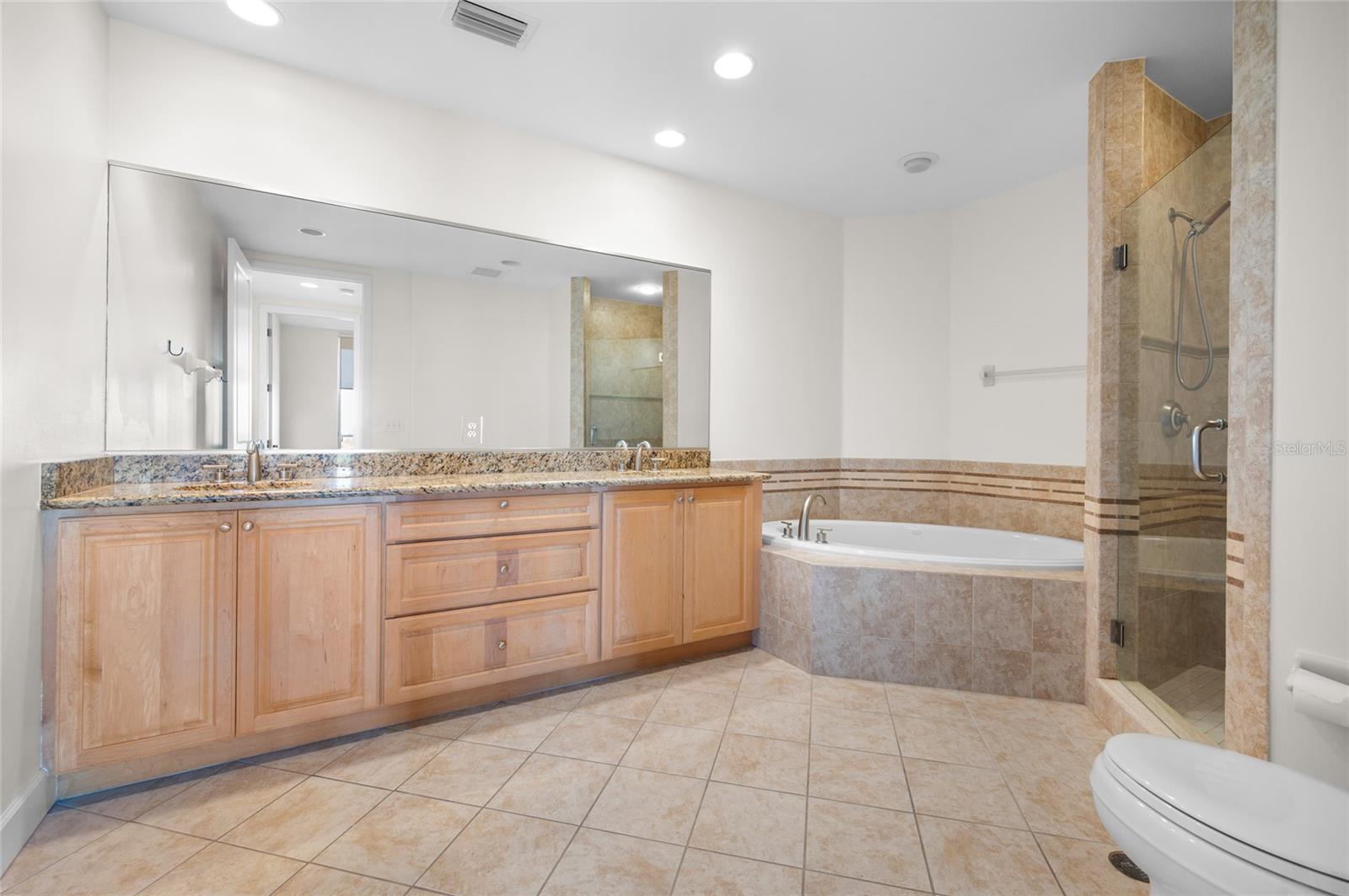 Image 20 of 33 For 1375 Beach Road 211