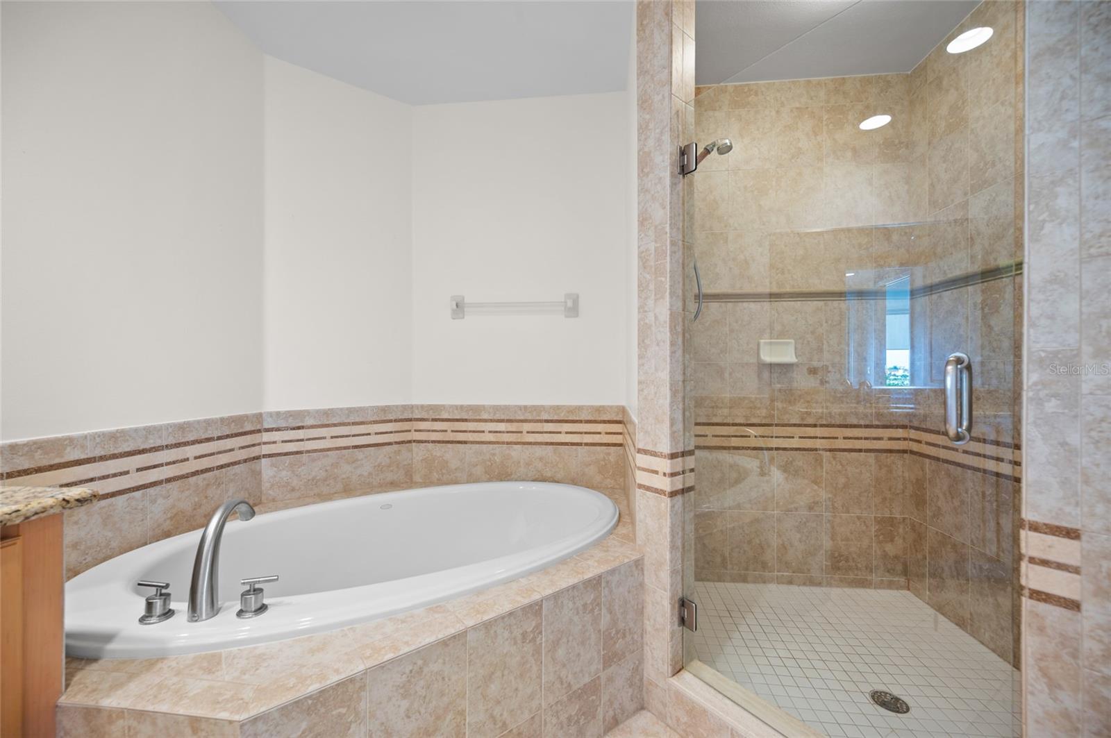 Image 22 of 33 For 1375 Beach Road 211