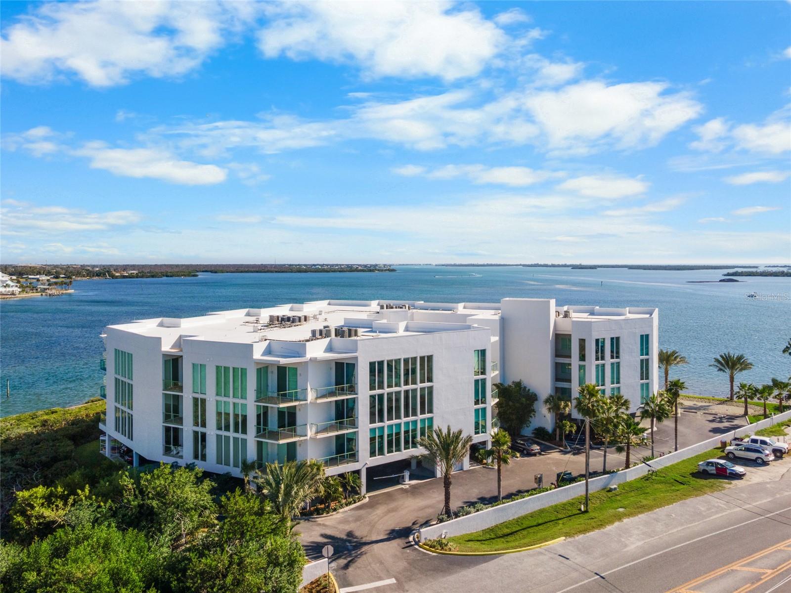 Image 27 of 33 For 1375 Beach Road 211