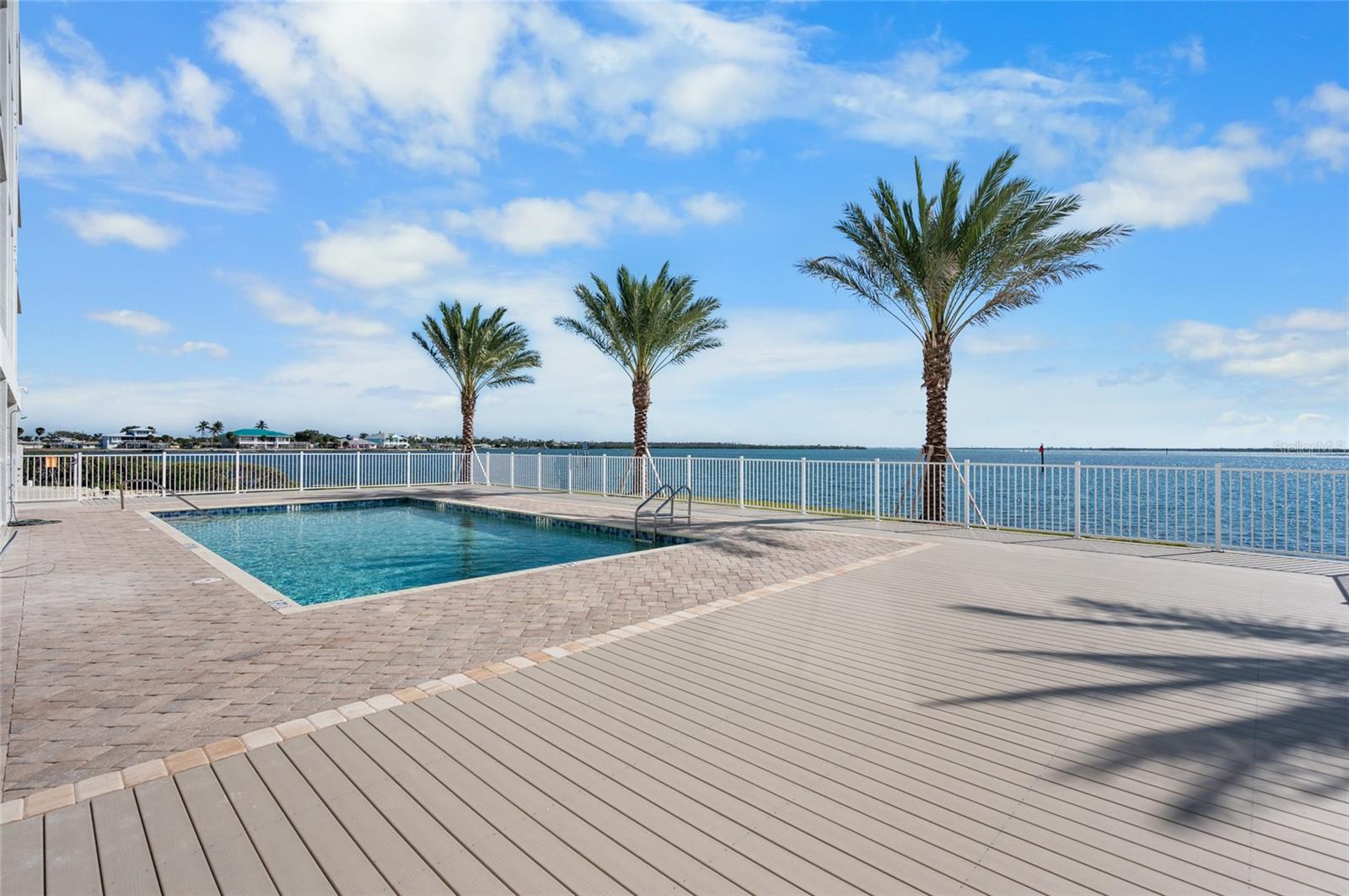 Image 4 of 33 For 1375 Beach Road 211