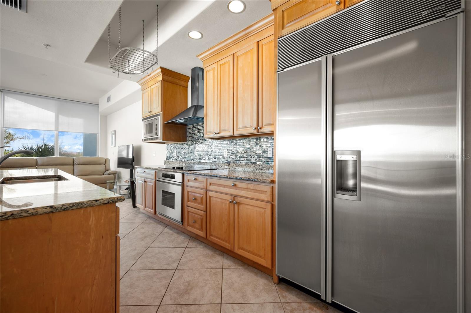 Image 11 of 47 For 1375 Beach Road 112