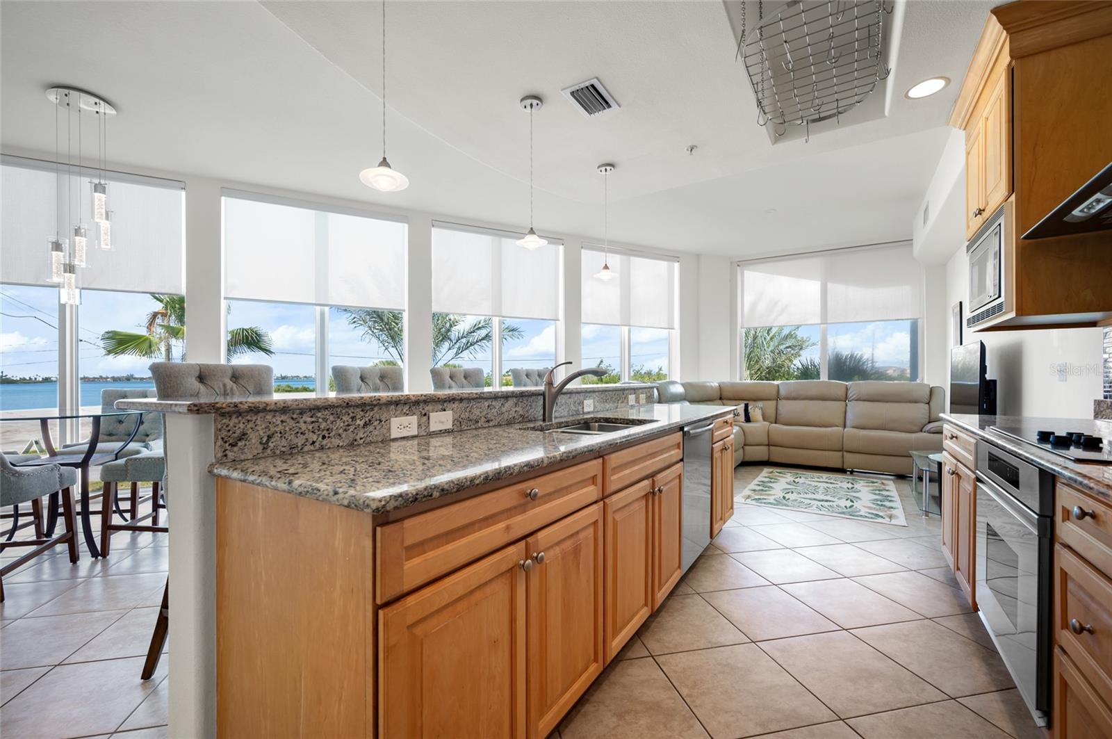 Image 12 of 47 For 1375 Beach Road 112