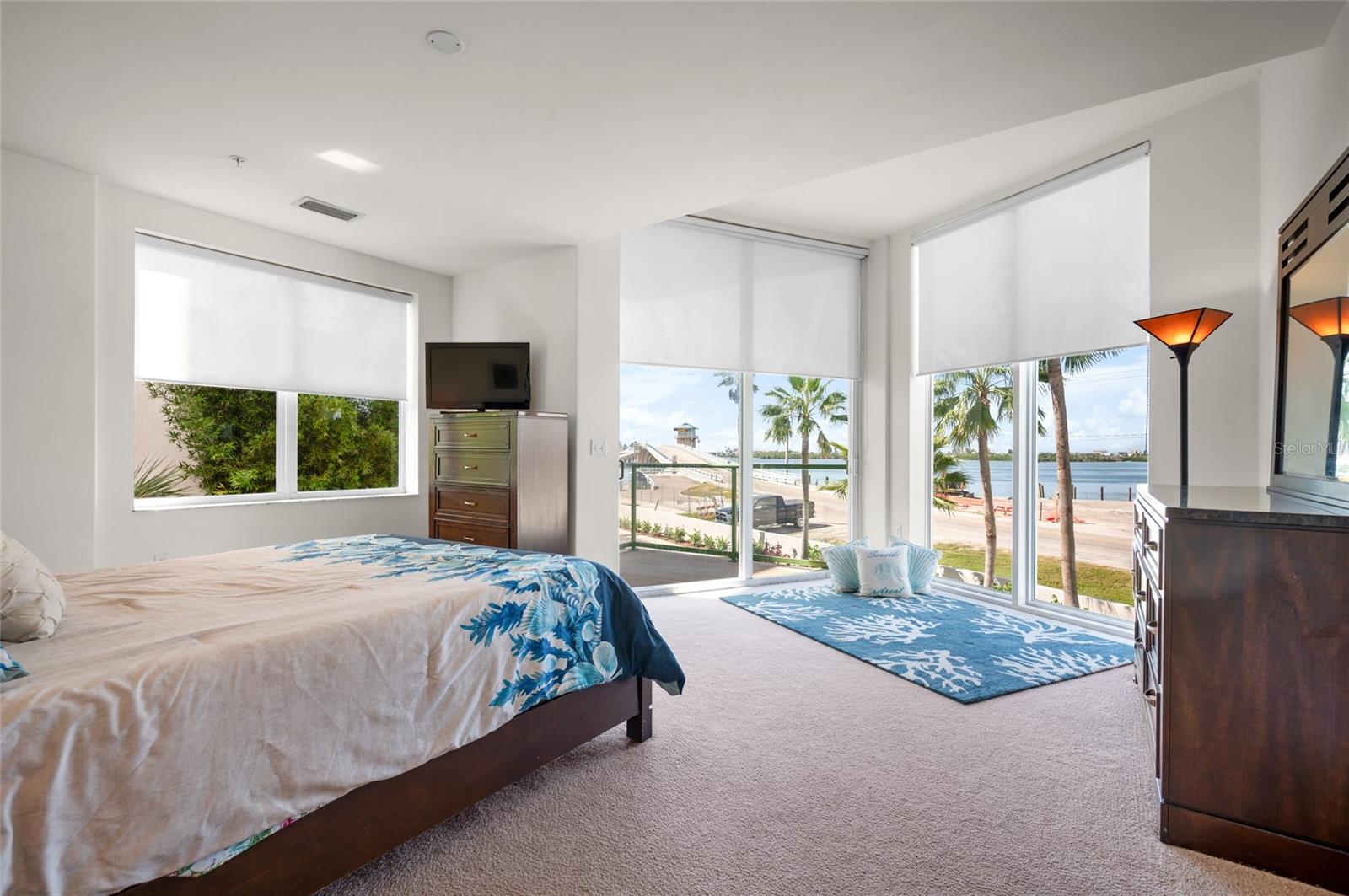 Image 26 of 47 For 1375 Beach Road 112