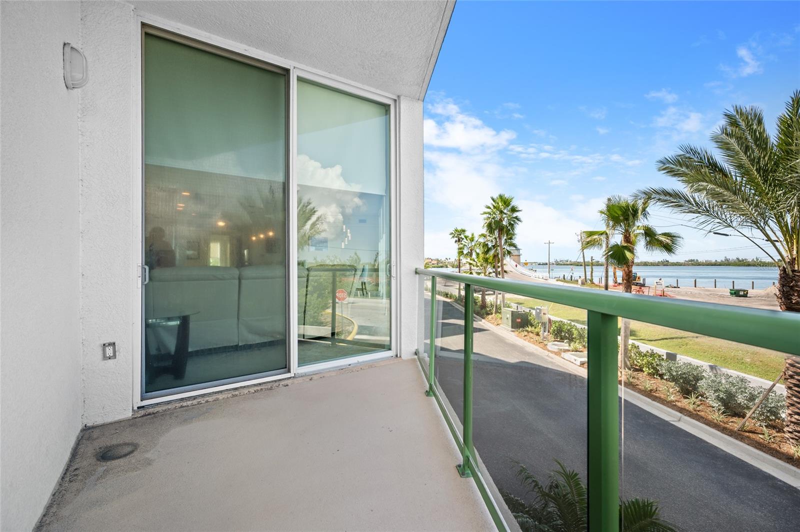 Image 4 of 47 For 1375 Beach Road 112