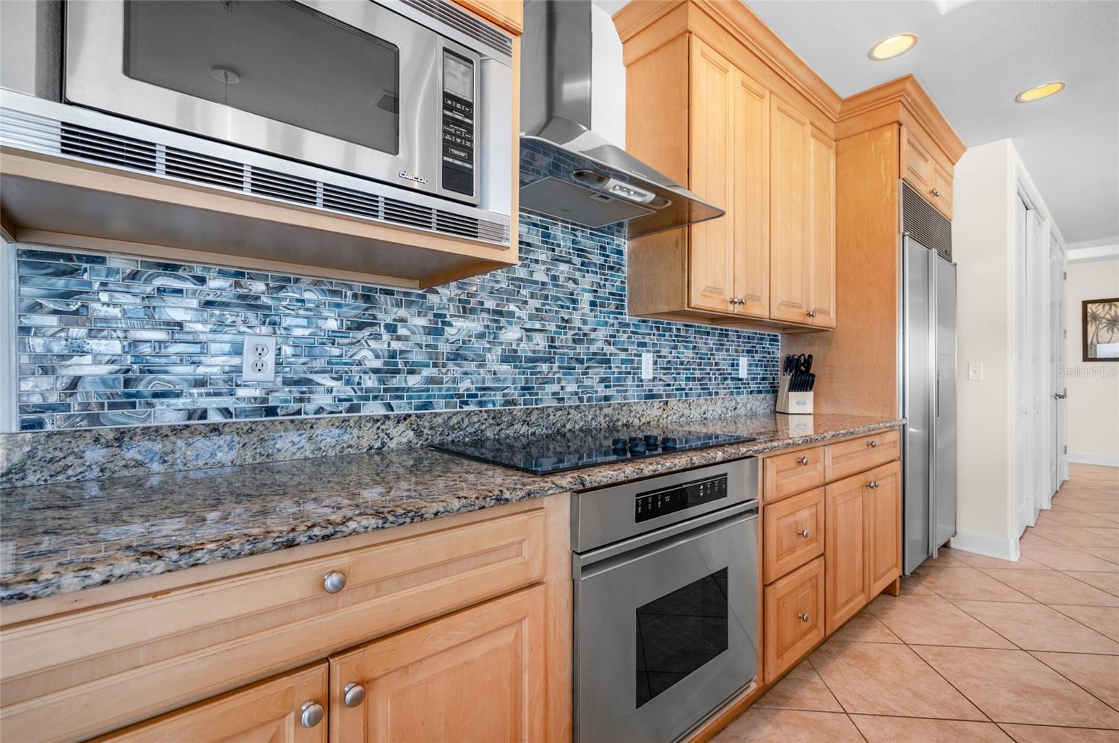 Image 7 of 47 For 1375 Beach Road 112