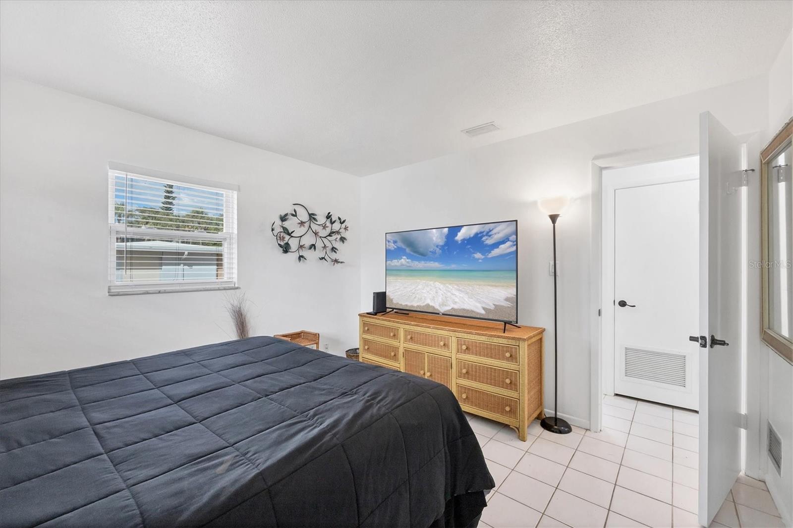 Image 26 of 32 For 4078 Pelican Shores Circle