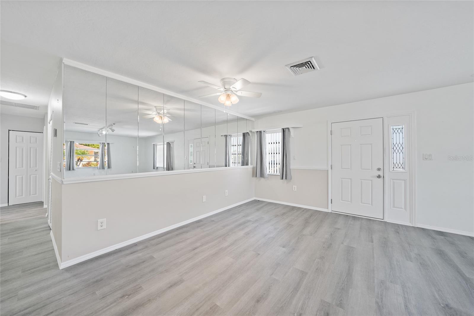 Image 11 of 51 For 165 Francis Drive Ne