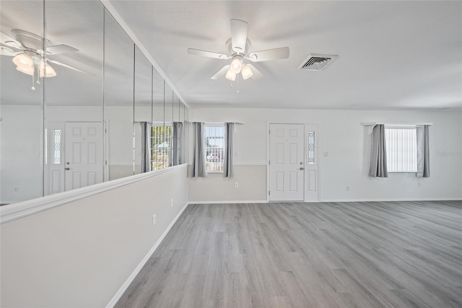 Image 12 of 51 For 165 Francis Drive Ne