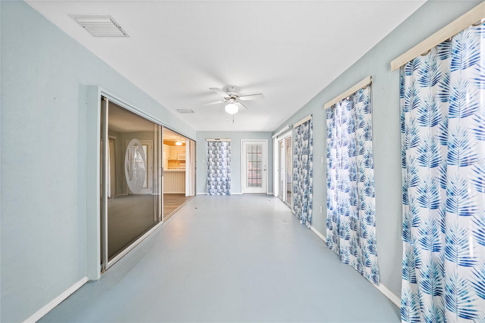 Image 16 of 51 For 165 Francis Drive Ne