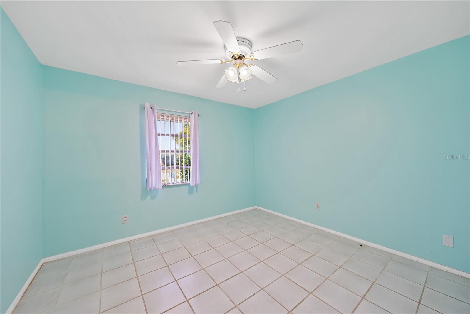 Image 21 of 51 For 165 Francis Drive Ne