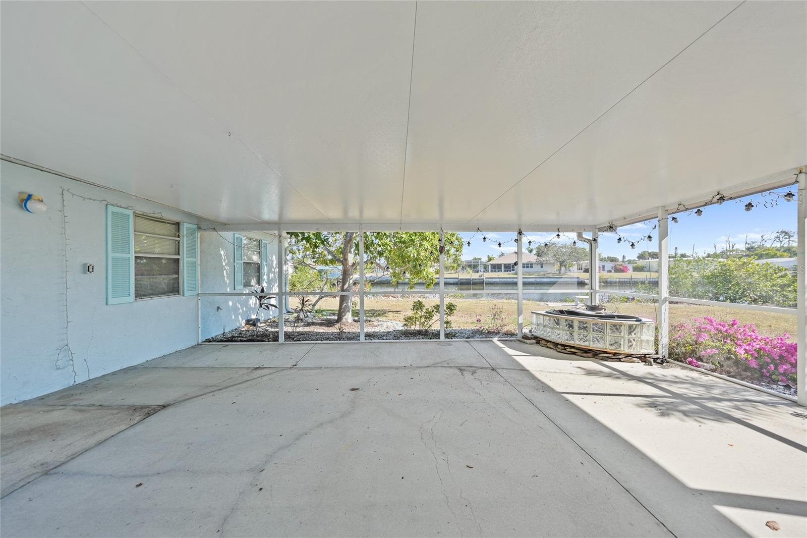 Image 25 of 51 For 165 Francis Drive Ne