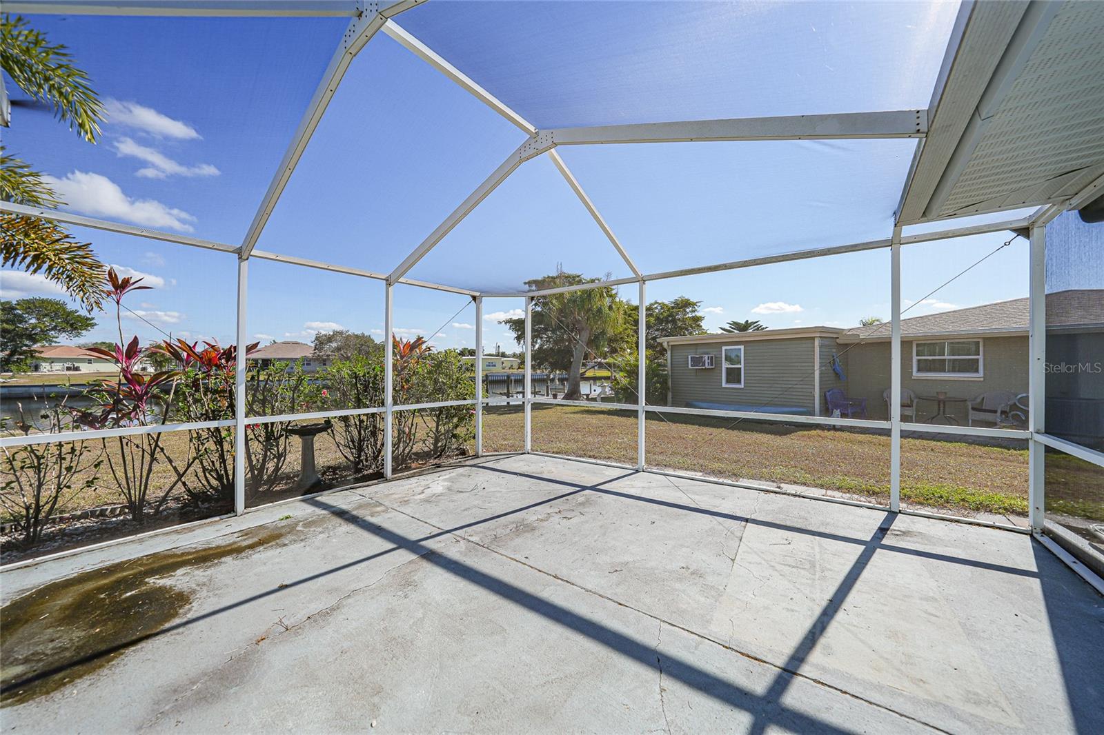 Image 27 of 51 For 165 Francis Drive Ne