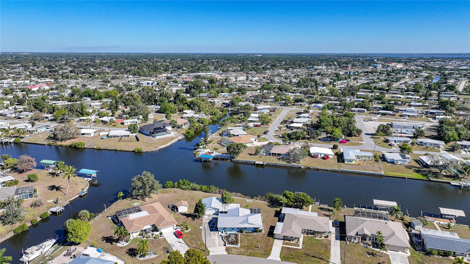 Image 29 of 51 For 165 Francis Drive Ne