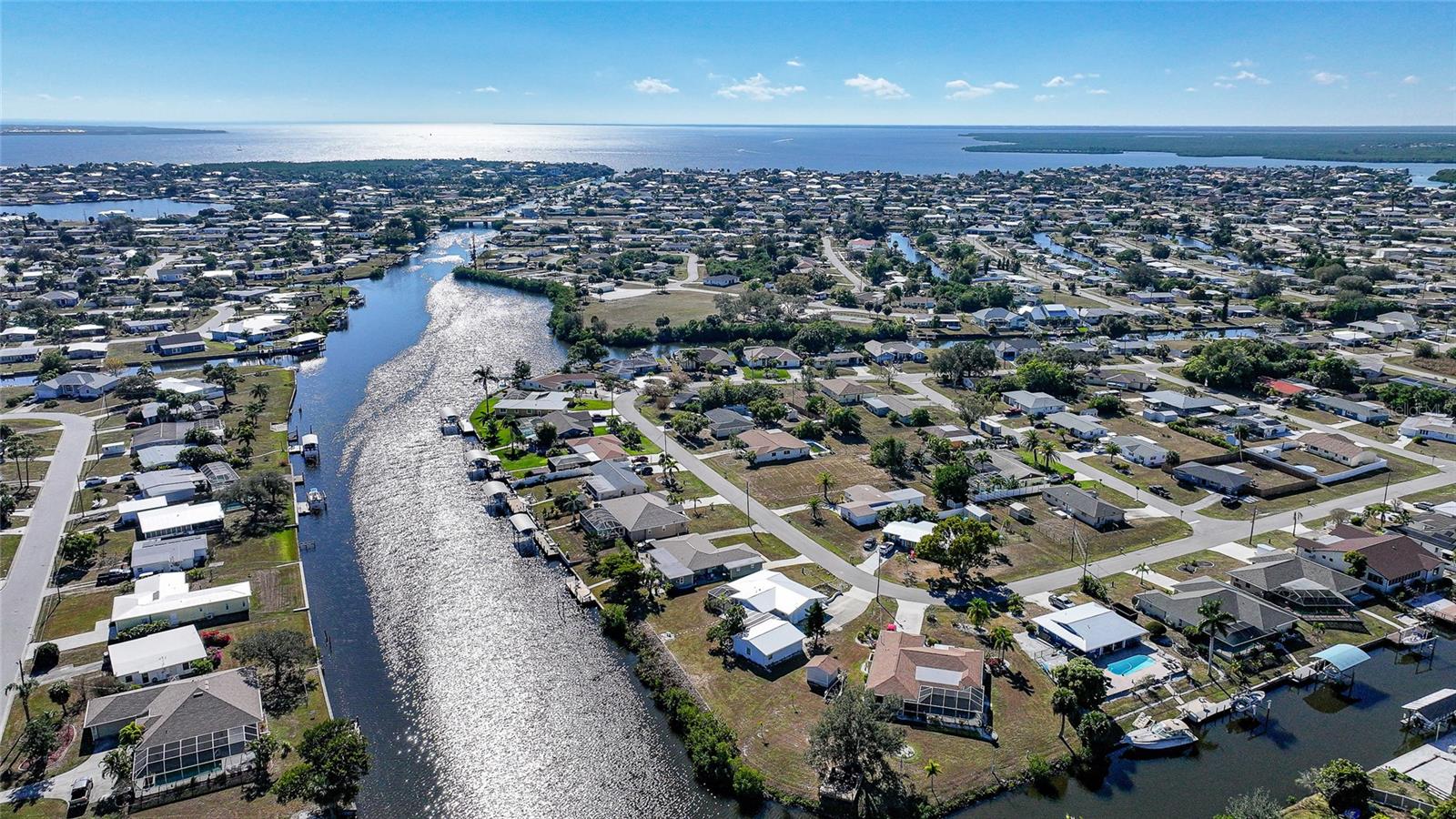 Image 32 of 51 For 165 Francis Drive Ne