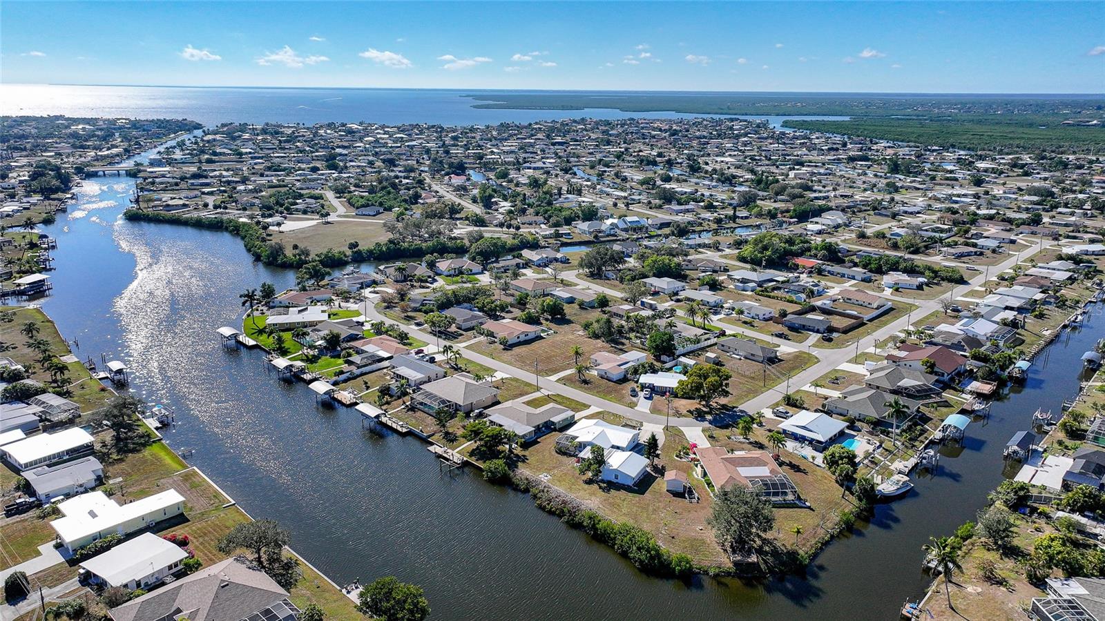 Image 33 of 51 For 165 Francis Drive Ne