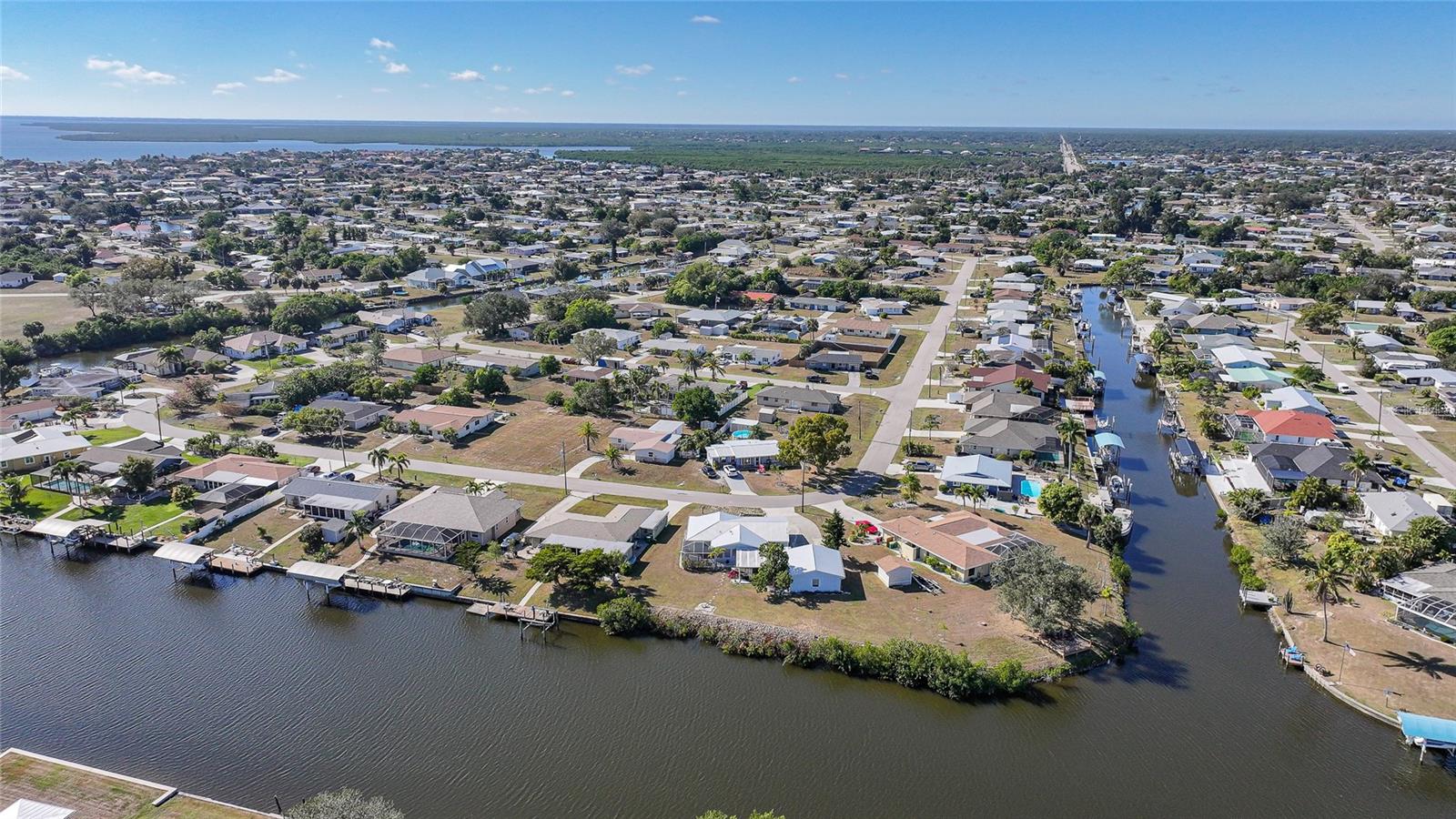 Image 37 of 51 For 165 Francis Drive Ne